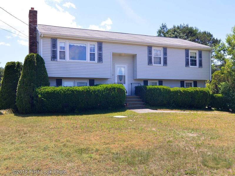 35 Fisher Rd, Wrentham, MA 02093