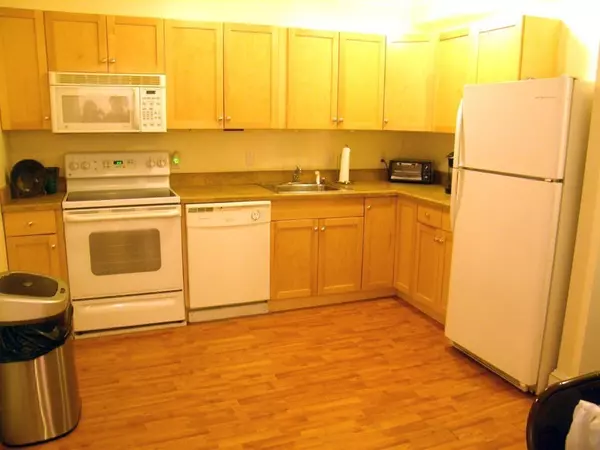 North Attleboro, MA 02760,426 Mount Hope Street #103
