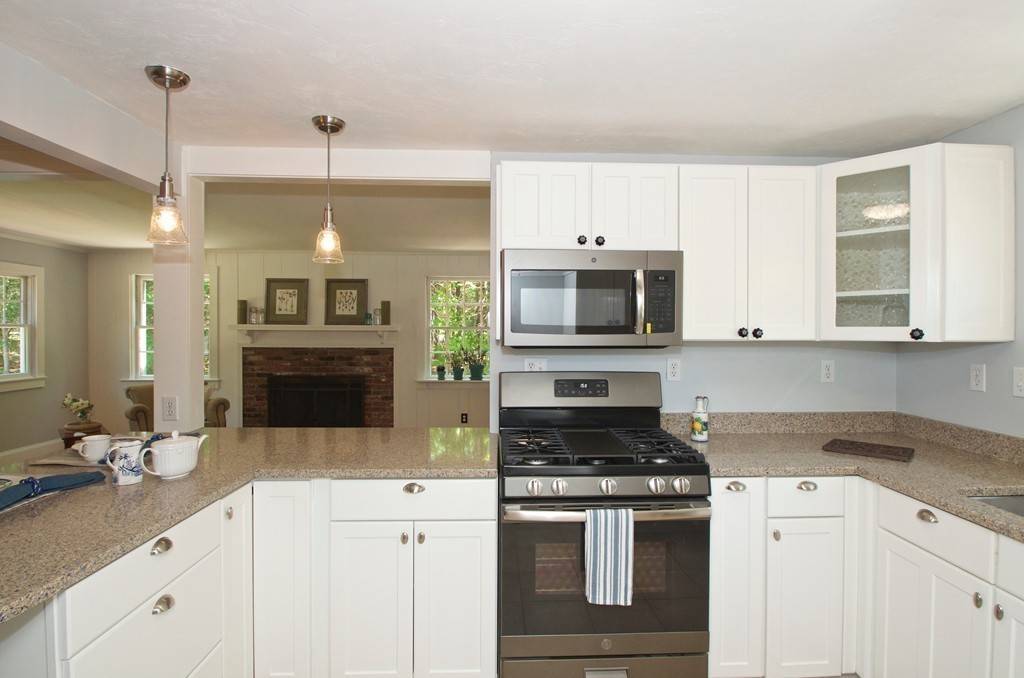 Plymouth, MA 02360,172-R Carver Rd