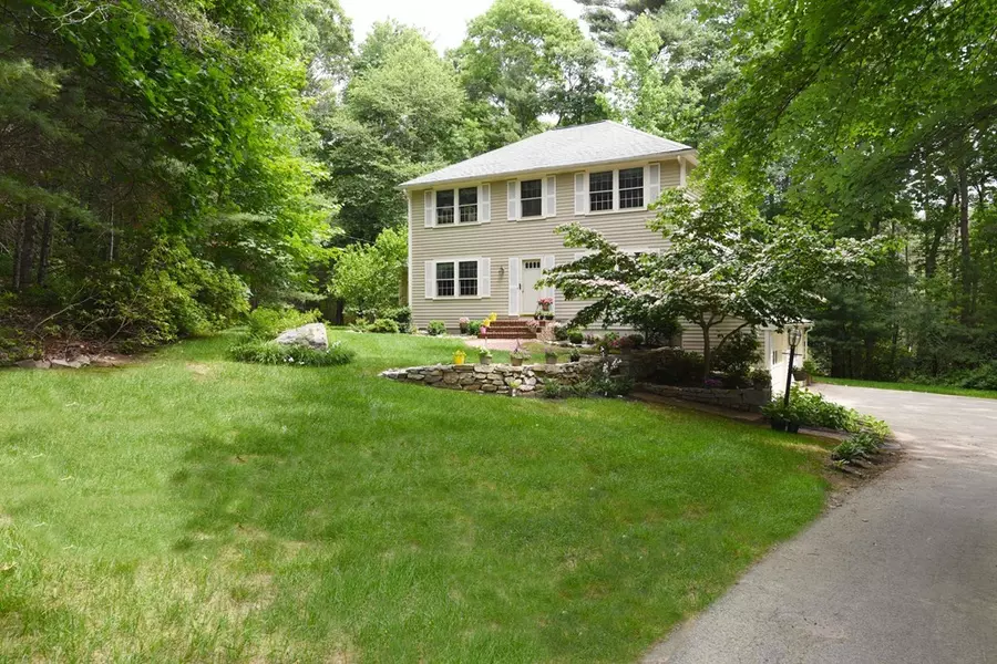 48 Long Hill Rd, Pembroke, MA 02359