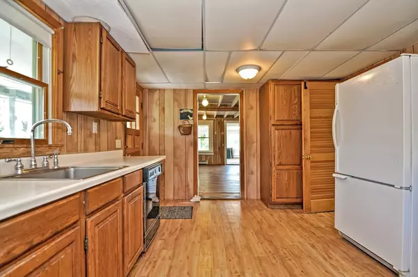 Gloucester, MA 01930,12 Barberry Way