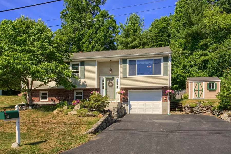 32 Appletree Lane, Leominster, MA 01453