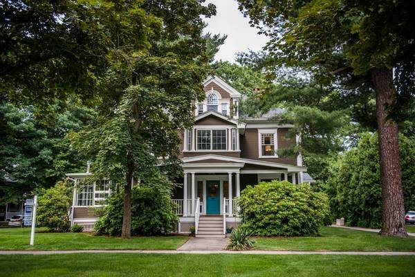 65 Longmeadow St, Longmeadow, MA 01106