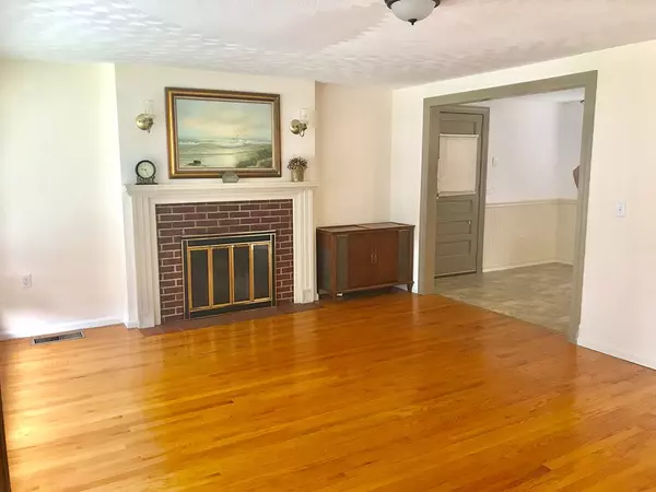 Northbridge, MA 01588,37 Roy Street