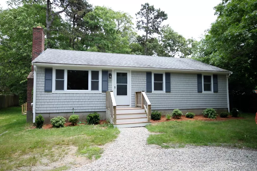 Falmouth, MA 02536,215 Fresh Pond Rd