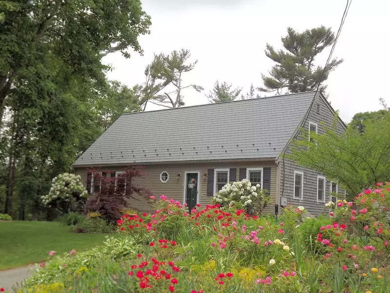 31 Fearing Hill Rd, Wareham, MA 02571