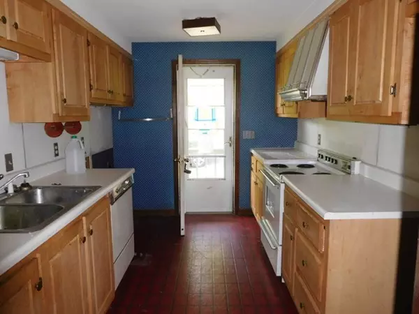 Montague, MA 01351,8 W Chestnut Hill Road