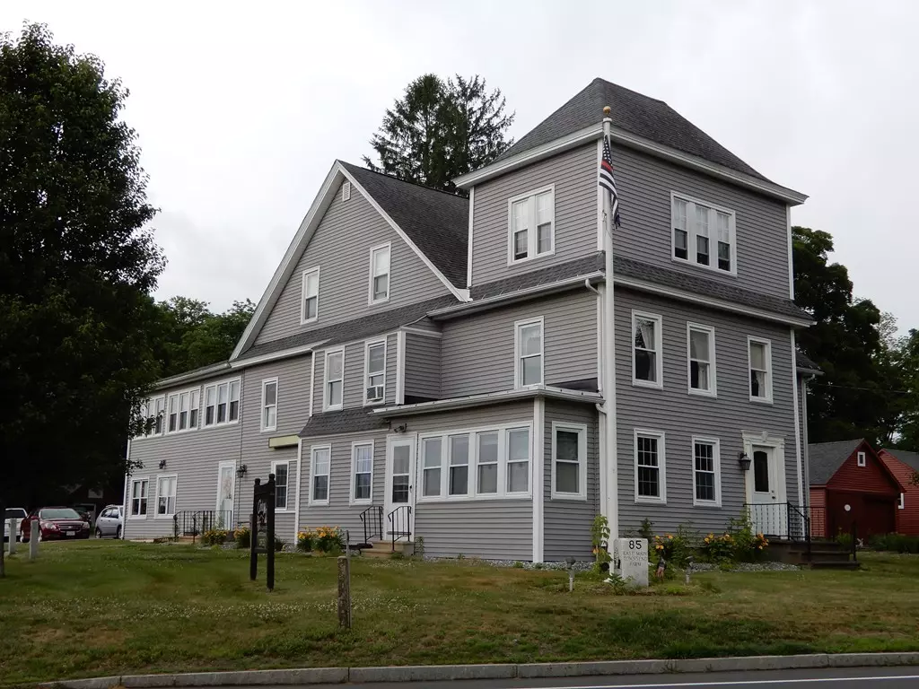 West Brookfield, MA 01585,85 East Main Street