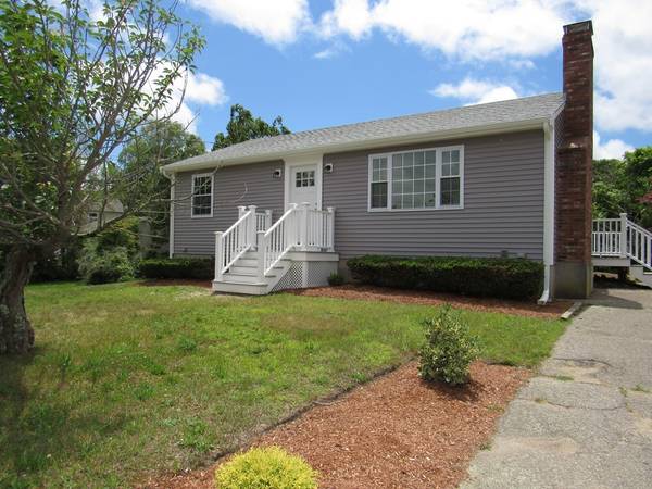 89 Vaughan St, Lakeville, MA 02347