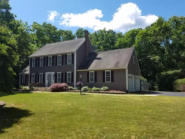 46 Willow Ln, Uxbridge, MA 01569