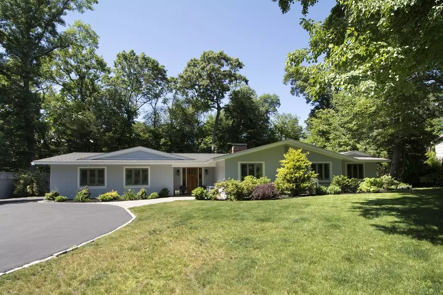 74 Brewster Rd, Cohasset, MA 02025