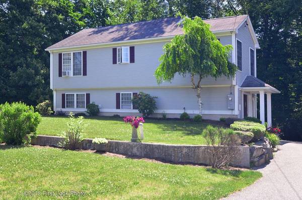 73 Greenwood Ave, Seekonk, MA 02771