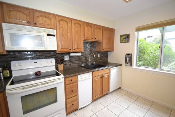 Hingham, MA 02043,9 Beals Cove Rd #E