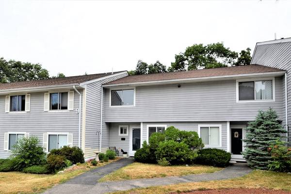 9 Beals Cove Rd #E, Hingham, MA 02043