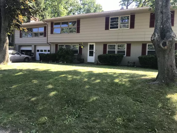 62 Grandview Dr, Plymouth, MA 02360