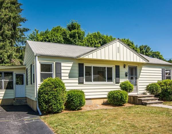 35 Brookway Dr, Shrewsbury, MA 01545