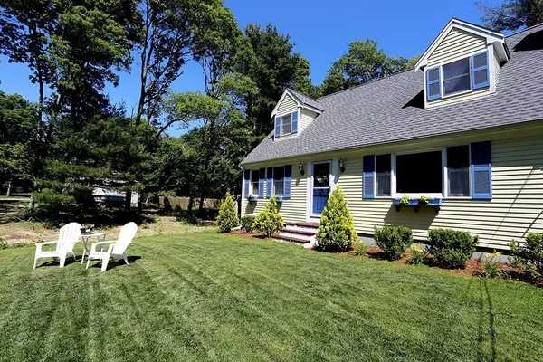 319 Sandwich Rd, Falmouth, MA 02536