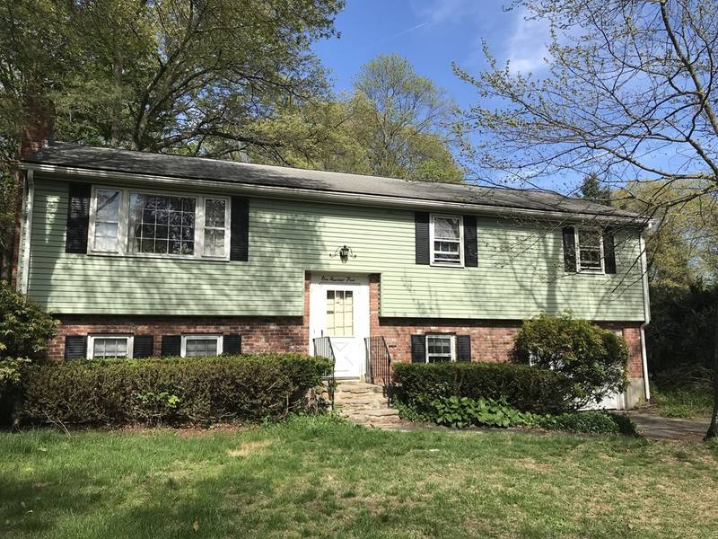 105 High Street, Holliston, MA 01746