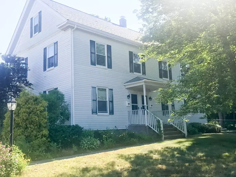 28 School St, Walpole, MA 02081