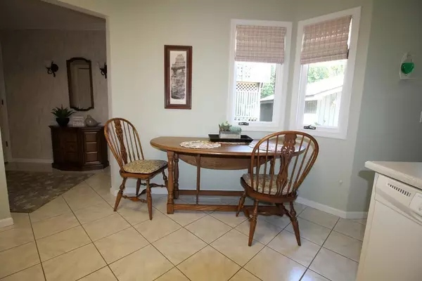 South Hadley, MA 01075,60 Pine Grove Dr #60