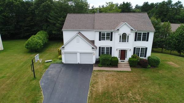 7 Washington Ln, Hopkinton, MA 01748