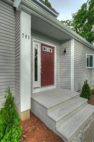 703 Rocky Hill Rd, Plymouth, MA 02360