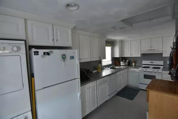 Wareham, MA 02571,5 Fairview Lane