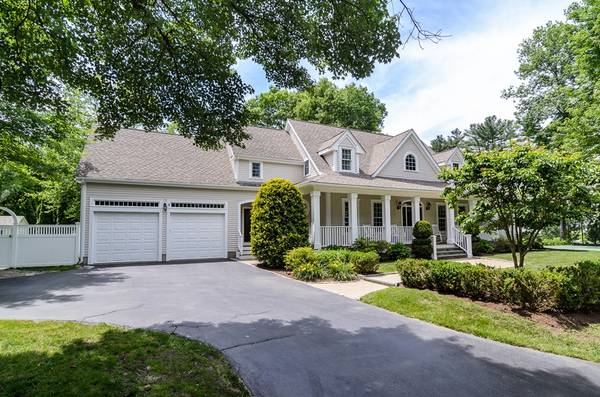 3 Oakdale Ave, Wellesley, MA 02482