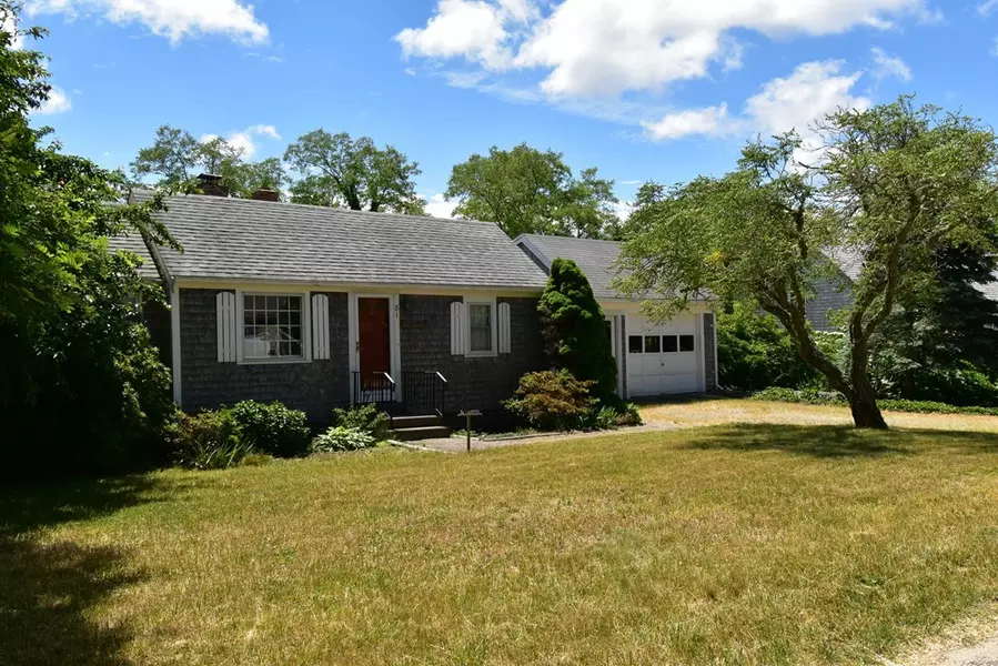 81 Sunset Ave, Eastham, MA 02642