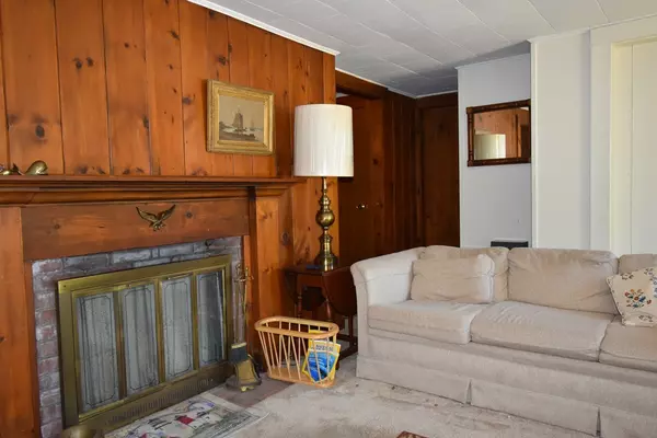 Eastham, MA 02642,81 Sunset Ave