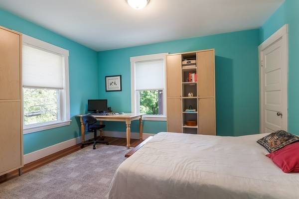 10 Lunda St #1, Waltham, MA 02451