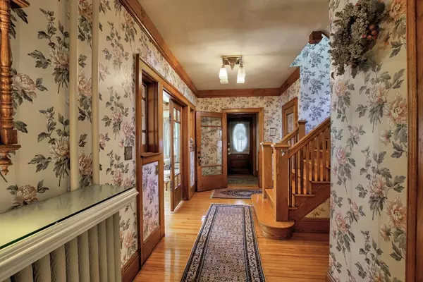 Worcester, MA 01602,741 Pleasant St