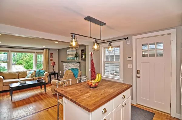 Walpole, MA 02081,85 Broad St