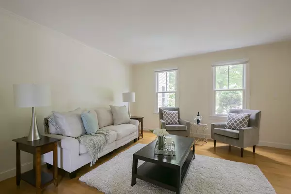 Lexington, MA 02420,5 Magnolia Ln