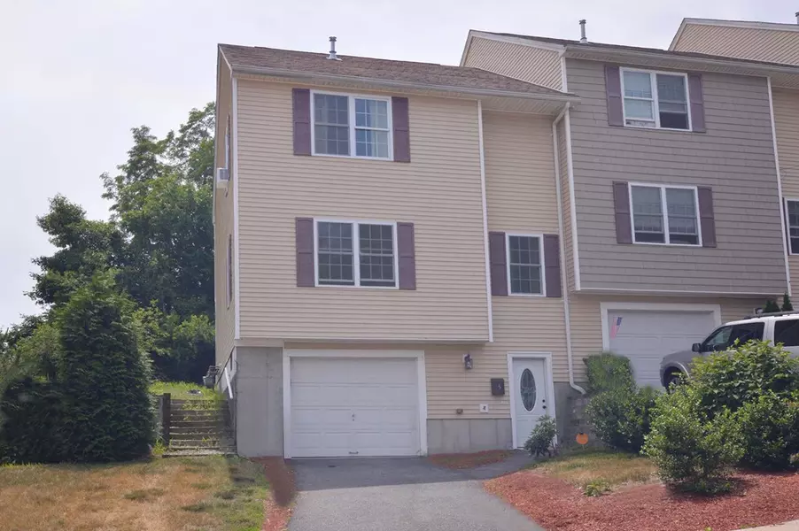 25 Villa Nova St #5, Woonsocket, RI 02895