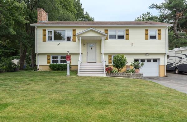 31 Garfield St, Methuen, MA 01844