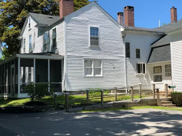Groton, MA 01450,16 Hollis Street