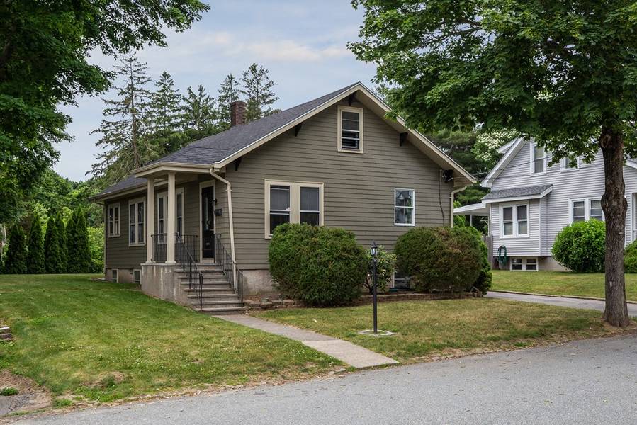 31 Gardner Ave, Somerset, MA 02726