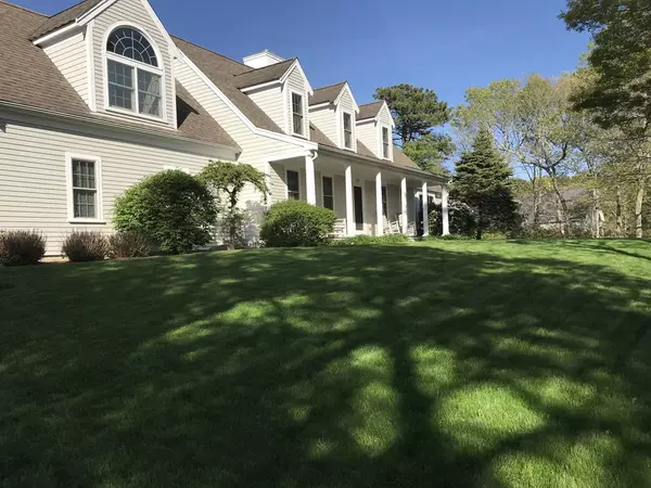 230 Hill And Plain Rd, Falmouth, MA 02536