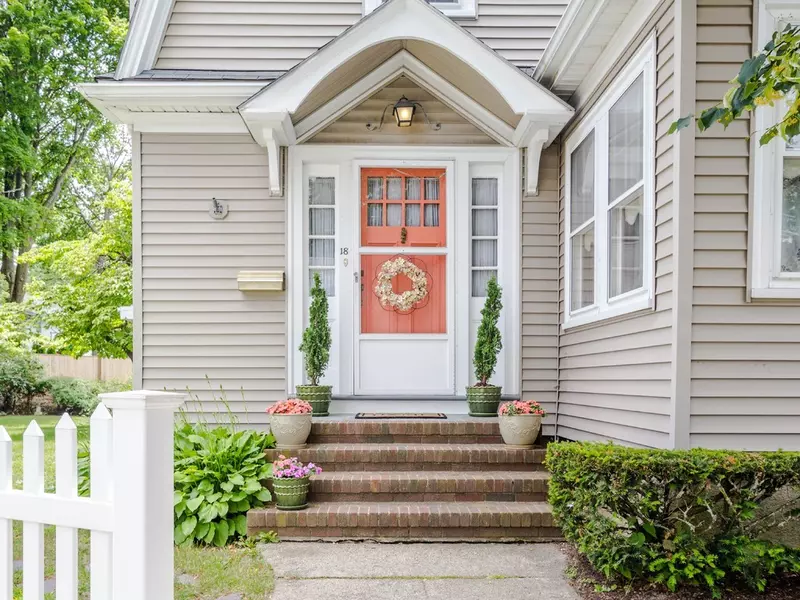 18 Glenhaven Rd, Boston, MA 02132