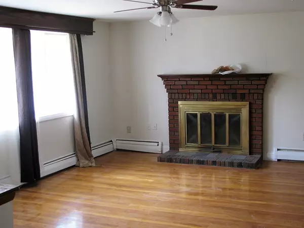 Randolph, MA 02368,7 Denise Dr