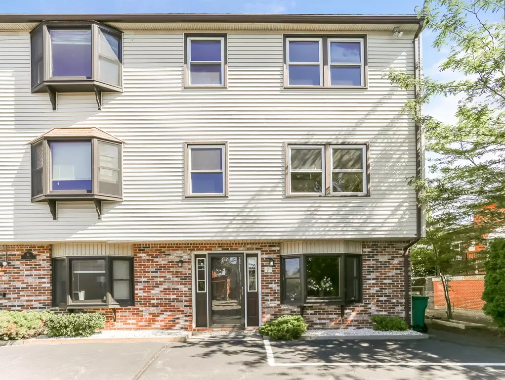 Mansfield, MA 02048,14 Church Street #7