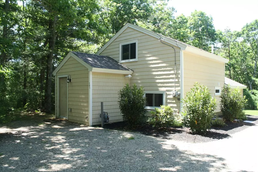 151 Farmersville Rd, Sandwich, MA 02563