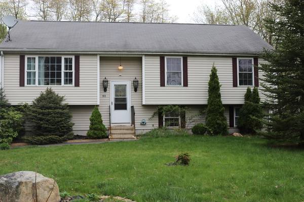 11 Blossom St, Brockton, MA 02302