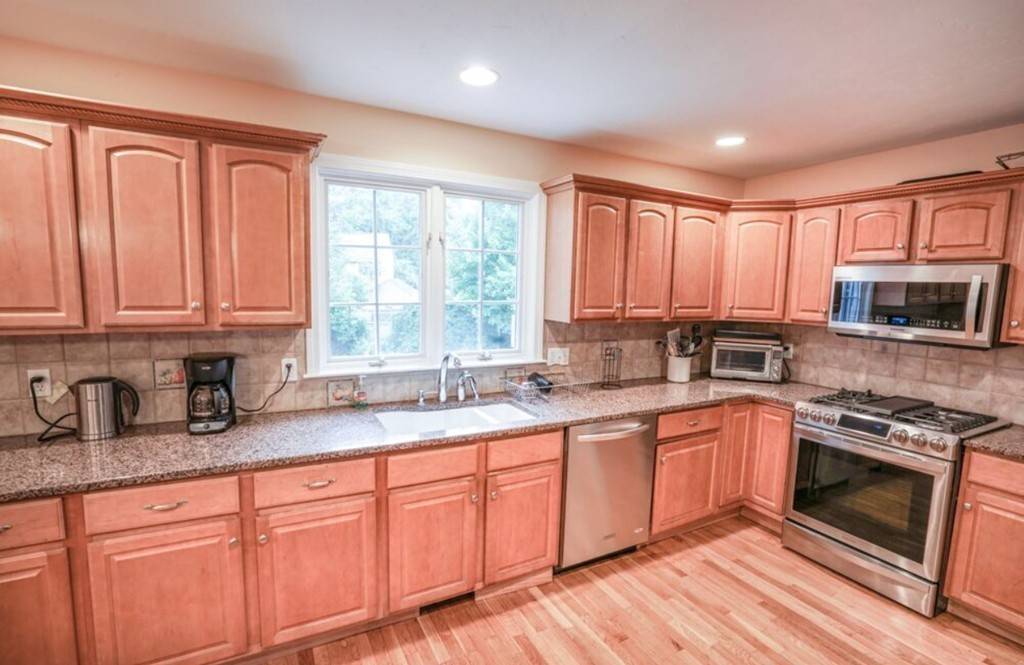 Wellesley, MA 02481,12 Mansfield Road