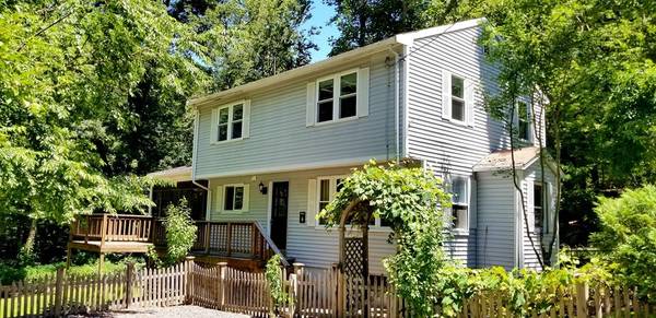 9 Amherst Rd, Hopkinton, MA 01748