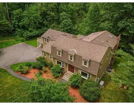 87 Hildreth St, Westford, MA 01886