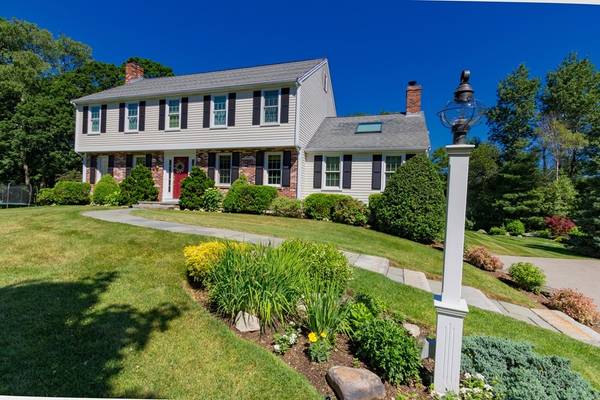 4 Saw Mill Pond Rd, Hingham, MA 02043