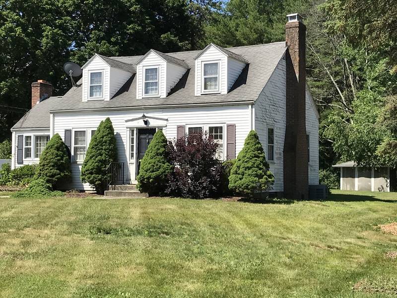 7 Cape Rd, Mendon, MA 01756