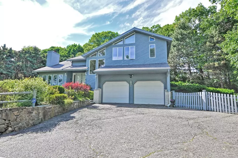 280 Paradise Rd, Swampscott, MA 01907